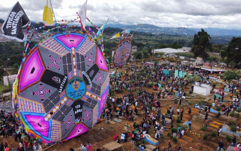 "Lunada" y "Emponchados" en Sacatepéquez