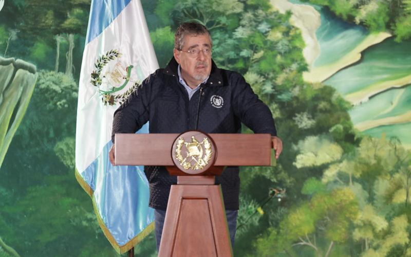 Presidente Bernardo Arévalo brinda conferencia en Alta Verapaz