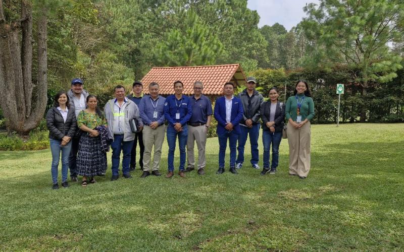 Durante el encuentro se abordaron temas clave relacionados con el fortalecimiento de la infraestructura aeroportuaria en la localidad cuya área de influencia alcanza al menos a cinco municipios de la región. 