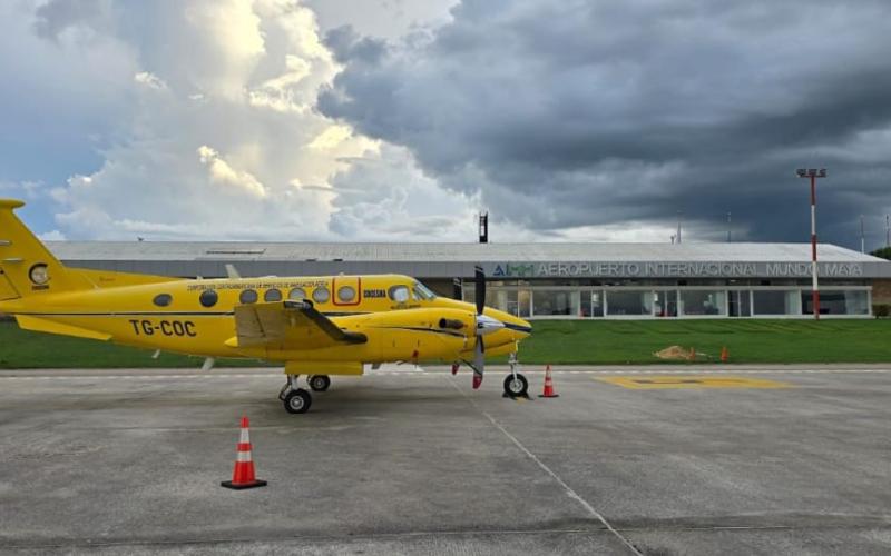 Durante la reunión se revisaron los procedimientos operativos necesarios para el desarrollo seguro y eficiente del vuelo, poniendo especial atención en la coordinación interdepartamental. 