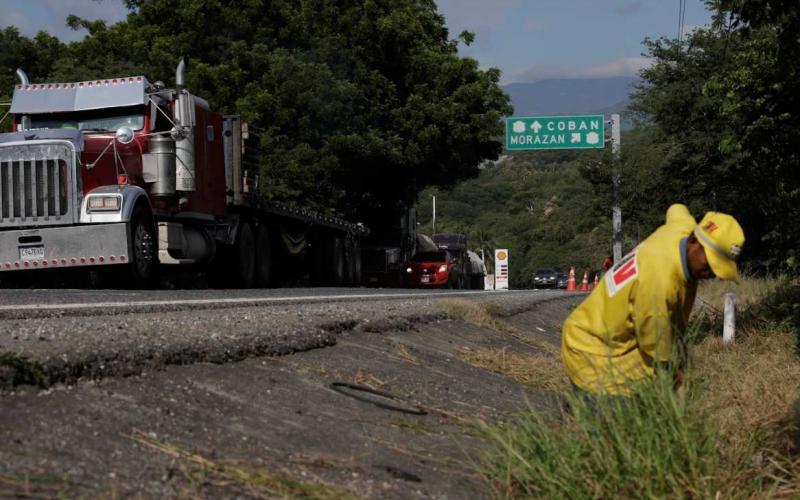 Mantenimiento y limpieza dan nueva vida a la ruta entre El Rancho y Los Chaguites