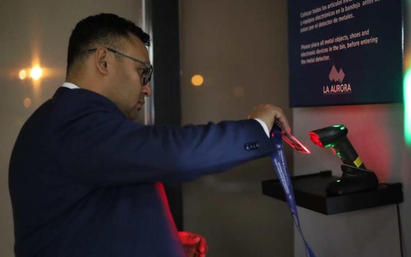 Supervisión nocturna verifica avances en la modernización del Aeropuerto Internacional La Aurora