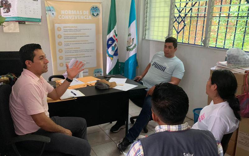 Fortalecen capacidades en Seguridad Alimentaria durante reunión de Mesa Técnica en El Asintal