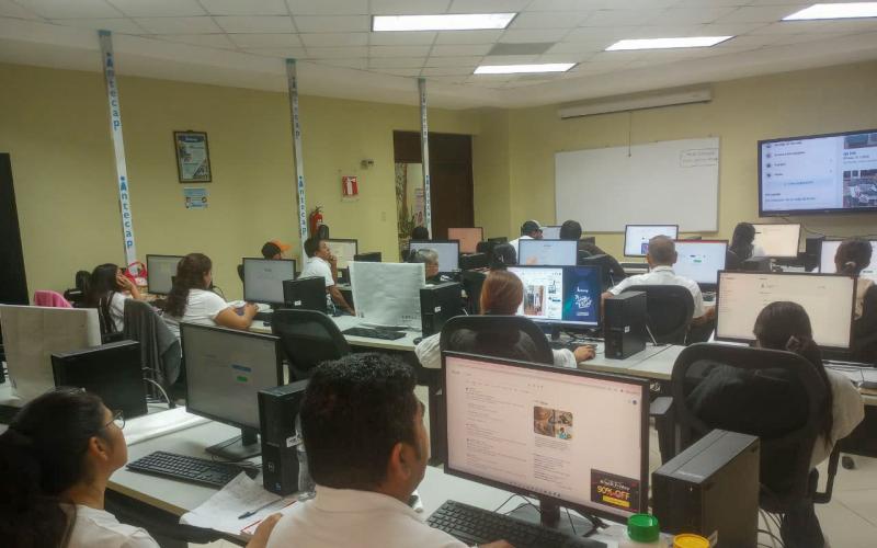 Fortalecen ventas de tilapia con capacitación en marketing digital