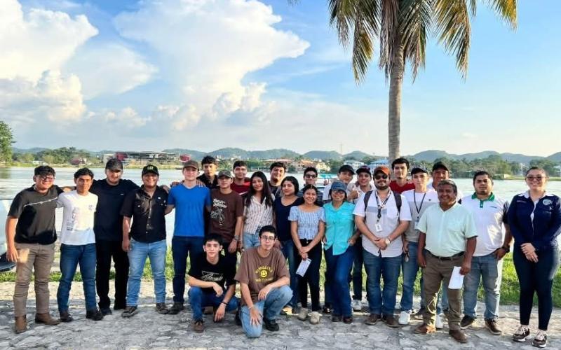 INSIVUMEH fortalece la formación de futuros ingenieros agrónomos en monitoreo hidrometeorológico y ambiental en Petén