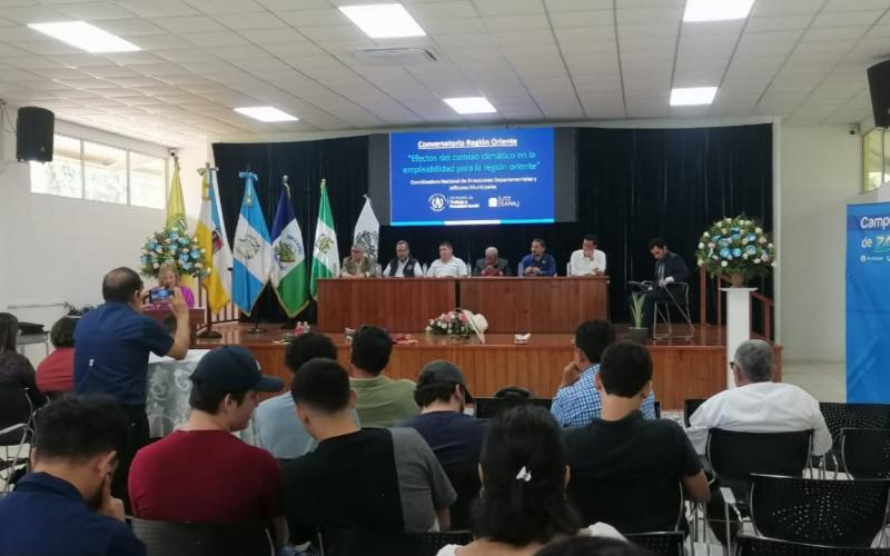 INSIVUMEH participa en conversatorio sobre efectos del cambio climático en la empleabilidad en Zacapa