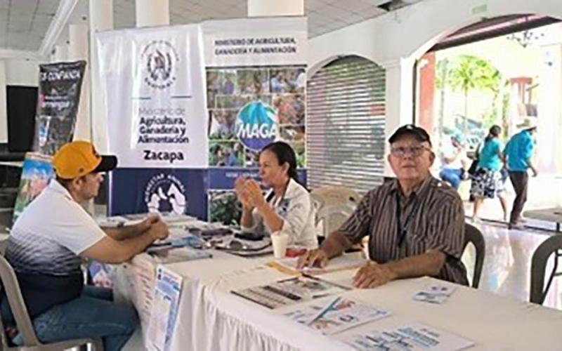 Jornada Móvil de Atención acerca servicios del MAGA a productores de Gualán 