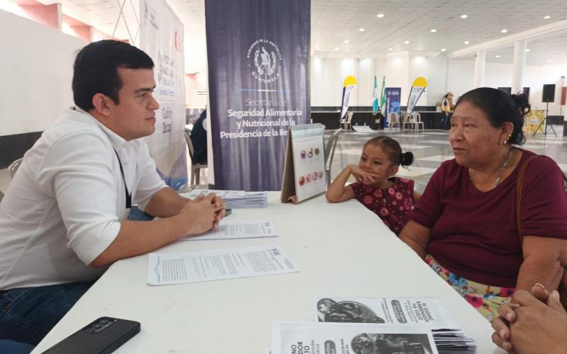 Jornada Móvil de Servicios Integrados beneficia a población de Zacapa