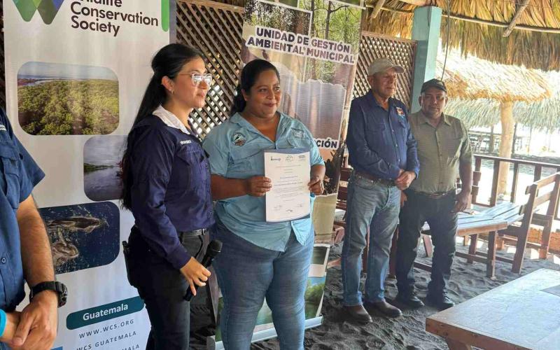 Comunidad de Tecojate fortalece sus capacidades para el cuidado del entorno costero