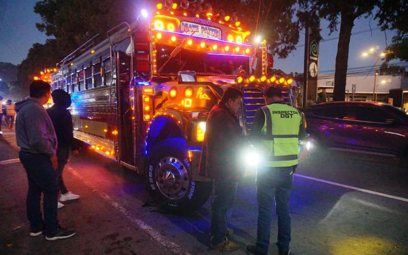 DGT y Provial fortalecen la seguridad vial con operativo de supervisión en San Lucas Sacatepéquez