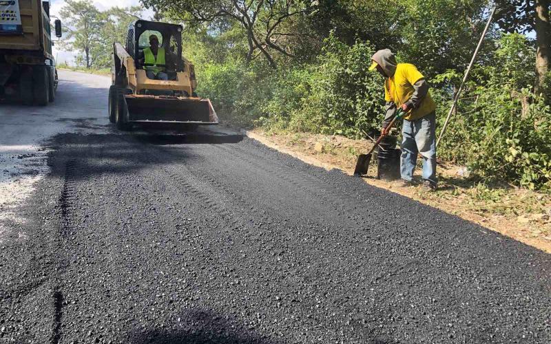 Avanza el bacheo de la ruta entre Chuarrancho a Baja Verapaz 