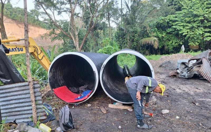 Covial realiza reparación de socavamiento en ruta a Suchitepéquez