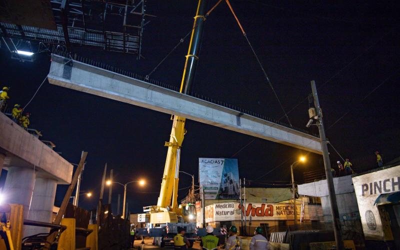 Hoy habrá cierre de un carril en la Calzada Roosevelt por obras del paso a desnivel
