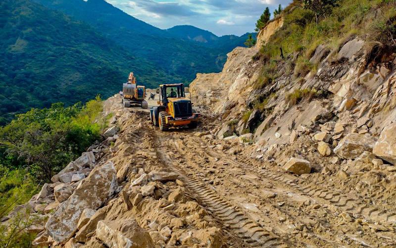 Caminos concluye más de 100 mantenimientos rurales en favor de comunidades 