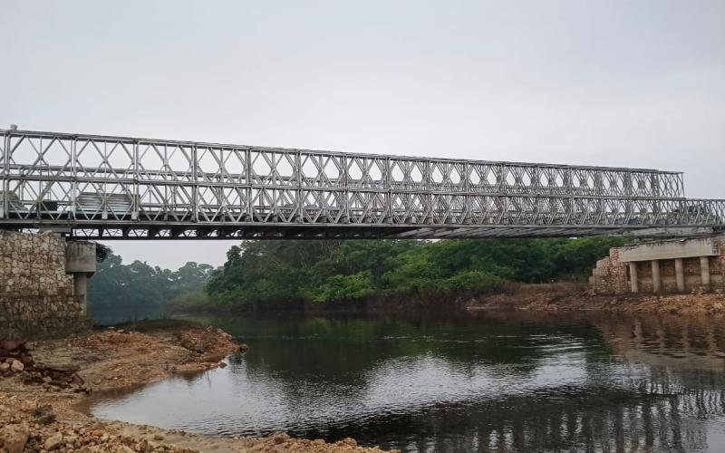 CIV atiende demanda comunitaria: listo el puente sobre el arroyo Petexbatún, tras años de espera