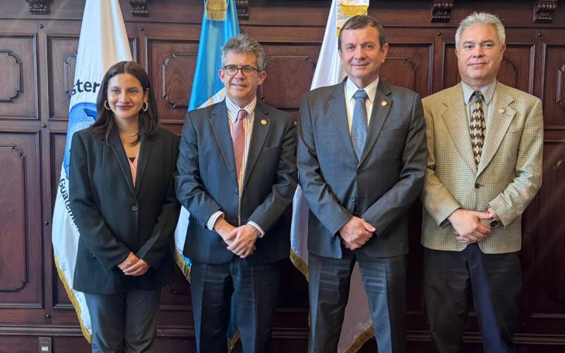 SIT representa a Guatemala en foro global sobre conectividad digital