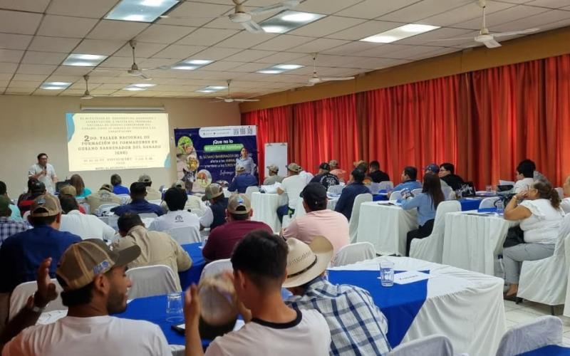 Realizan segundo taller de formadores para capacitarlos en prevención del Gusano Barrenador