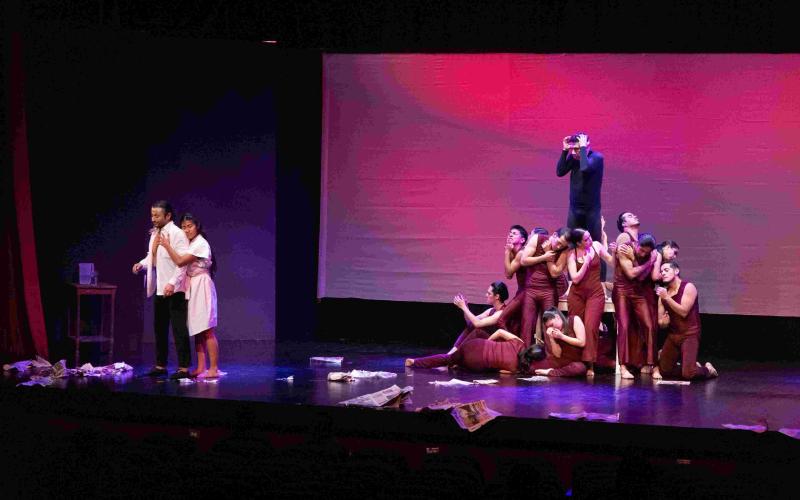 “Una Mariposa en la Ventana”