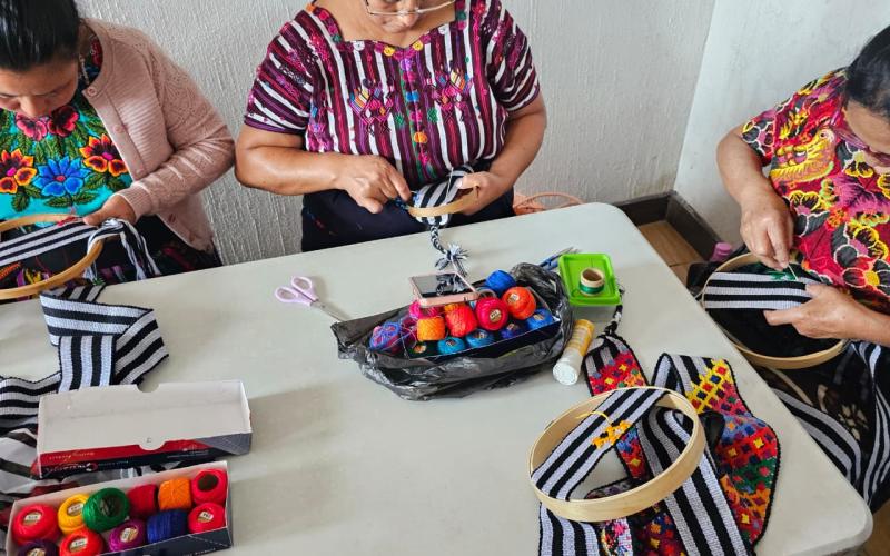Bordado Ancestral de Santiago Sacatepéquez