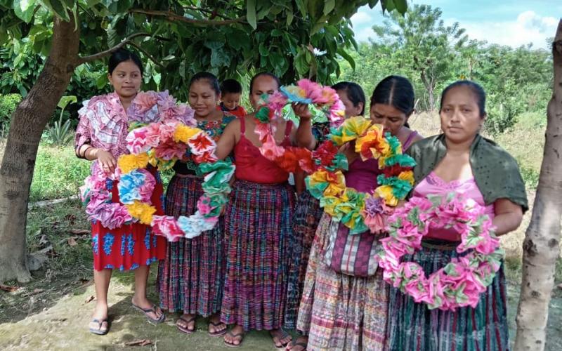 Coronas tradicionales El Estor