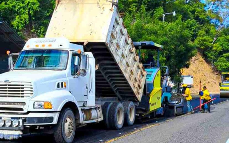 Nueva capa de esperanza en la CA-10: mejoran tramo entre Vado Hondo y Quezaltepeque