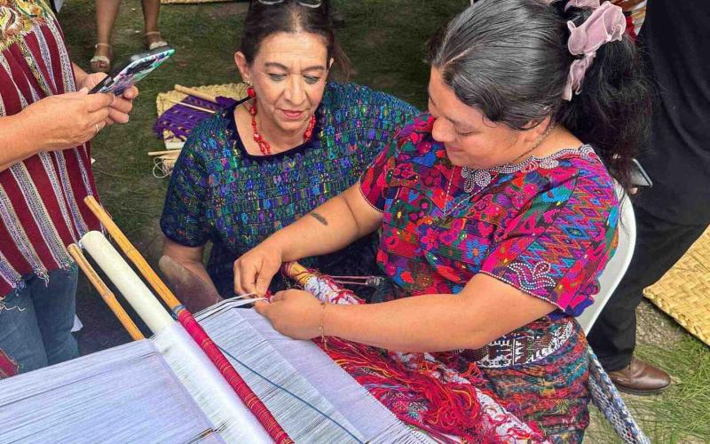 Casa de Desarrollo Cultural de Salamá concluye con éxito el taller de Tejeduría “Hilando Memoria Colectiva del Pueblo Maya Achi”