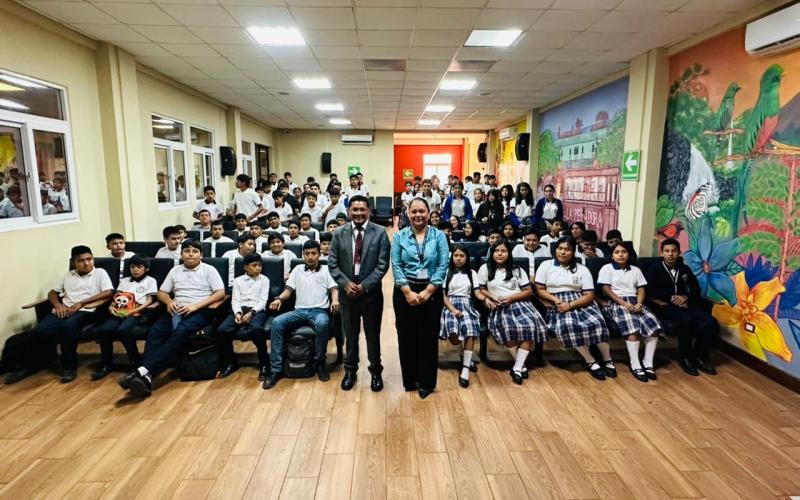 Conferencia fortalece el conocimiento sobre derechos lingüísticos en San Rafael Pie de la Cuesta, San Marcos