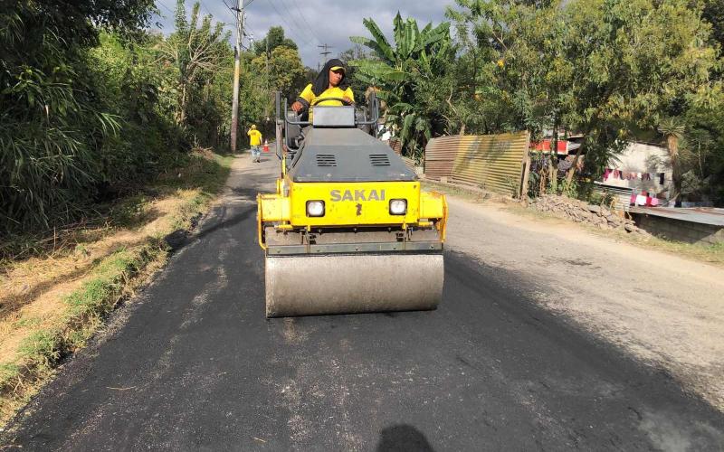 Covial mejora la ruta entre San Raymundo y El Carrizal 
