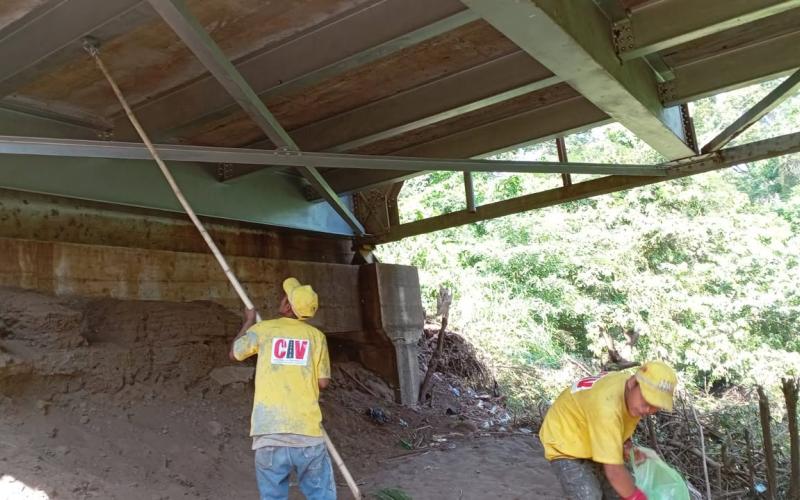 CIV realiza mantenimiento del puente El Rosario para fortalecer la seguridad vial hacia Champerico