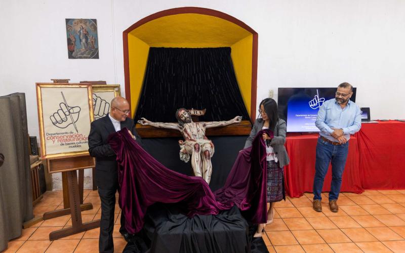 CEREBIEM entrega oficialmente el Cristo Crucificado del Siglo XVII