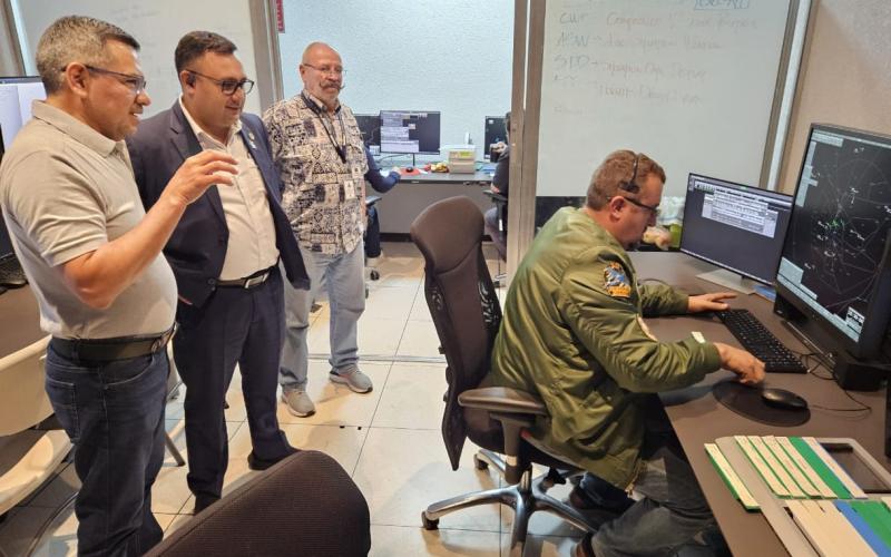 La operación, descrita como un “trabajo a corazón abierto”, incluye la renovación integral de los sistemas de control aéreo