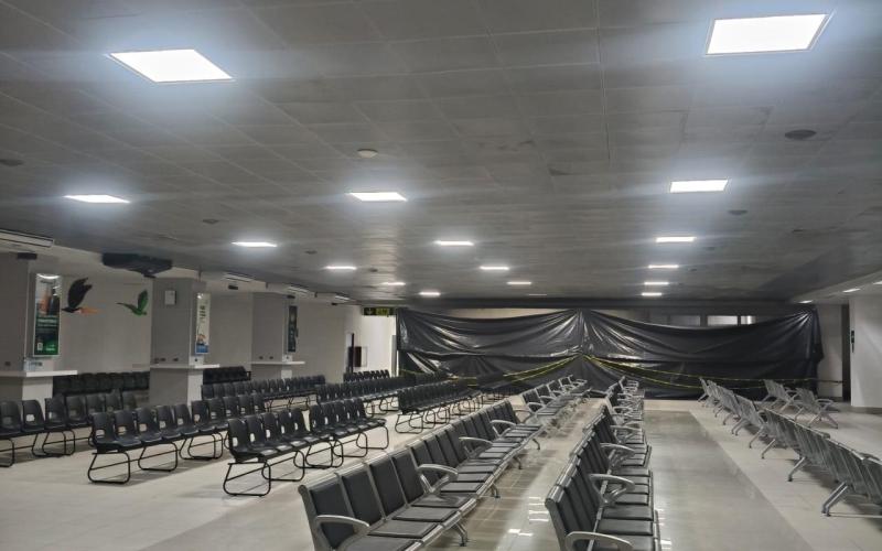 Los trabajos ya fueron finalizados en la sala de abordaje, así como en las áreas de Migración e Información de INGUAT, mejorando la iluminación y garantizando espacios más cómodos y seguros para los pasajeros.