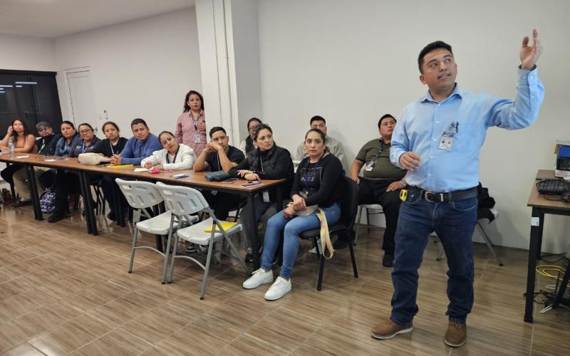 Con el objetivo de incrementar la capacidad técnica del personal, durante esta semana, Supervisores AVSEC y Operadores de Rayos X participan en un proceso de capacitación especializada, enfocado en la correcta operación de los nuevos equipos de inspección para equipaje de mano y equipaje de bodega.   