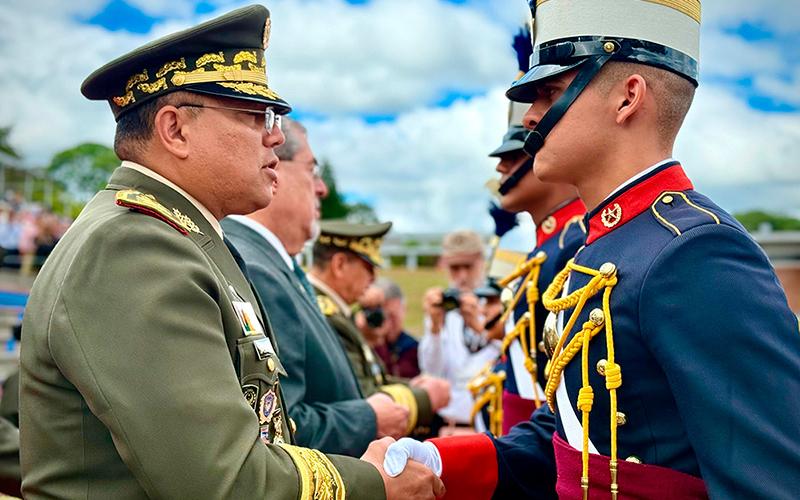 Ejército de Guatemala celebra la graduación de la Promoción CLXII de Damas y Caballeros Cadetes de la Escuela Politécnica