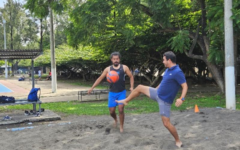 Fútbol playa en Campo Marte