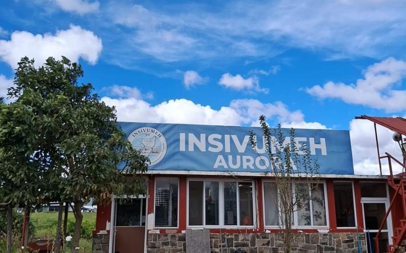 La operación de vuelos en el Aeropuerto Internacional La Aurora puede verse significativamente afectada por las condiciones climáticas, especialmente durante temporadas de lluvia intensa, tormentas eléctricas o vientos fuertes