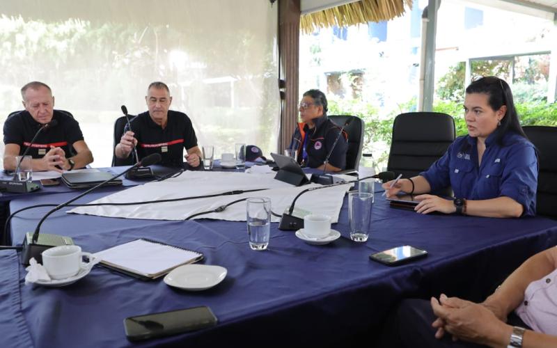 Expertos de Francia conocen fortalecimiento institucional en gestión del fuego