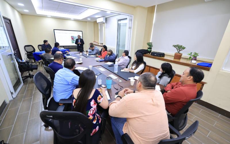 Fortalecen capacidades institucionales para la atención con pertinencia cultural