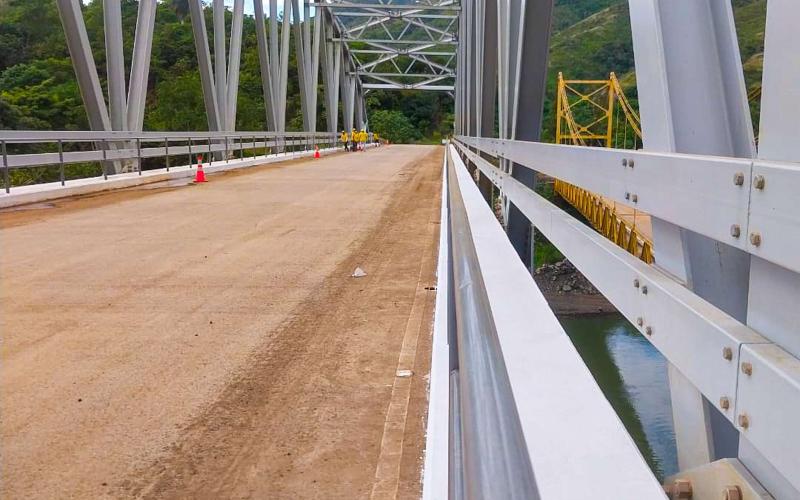 Mantenimiento preventivo garantiza tránsito en puentes en la CA-9 Norte y RN-07-E
