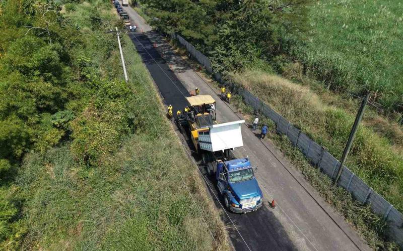 Covial recupera ruta que conecta comunidades de Nueva Concepción y Cocales
