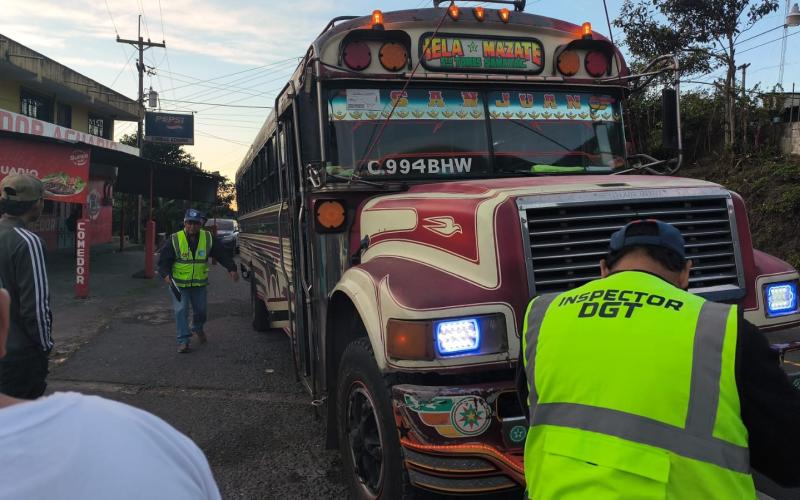 Acuerdo ministerial regula tránsito de transporte pesado en fechas de fin de año