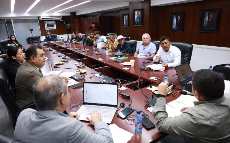 DGT presenta avances y soluciones para el transporte turístico