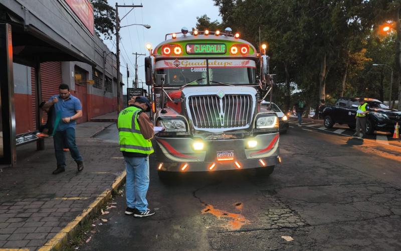 DGT intensifica operativos de control a buses extraurbanos para mejorar la seguridad vial