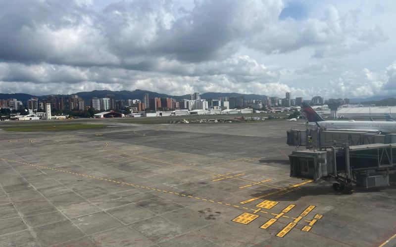 Las líneas de guía de estacionamiento son un pilar de la seguridad operacional en plataforma