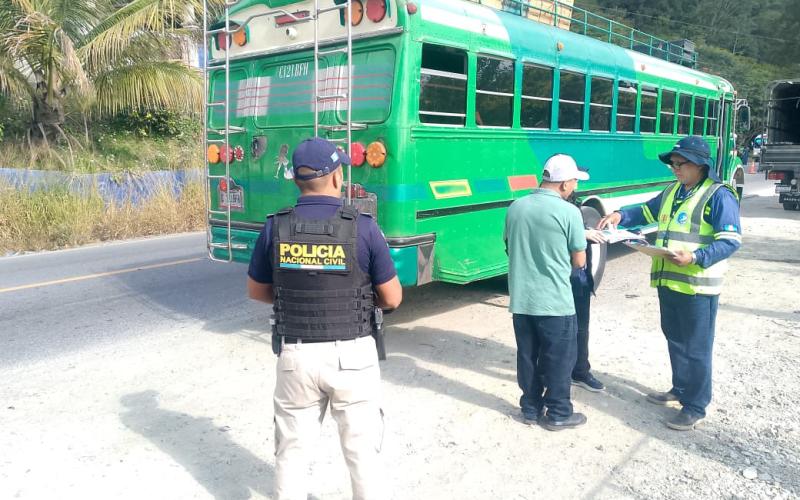Supervisión de transporte en Salamá deja varias unidades sancionadas
