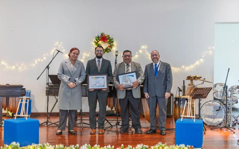 Sergio Valle y Luis Ramírez reciben galardones del MCD