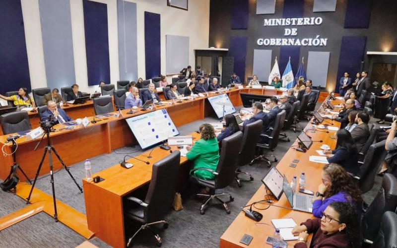 5. El Gabinete Específico de Desarrollo Social (GEDS)  celebró su sexta reunión ordinaria, en la cual se destacó la aprobación de la Política Nacional  de Juventud 2025-2040; avance clave para fortalecer la protección y el desarrollo integral de  las juventudes del país.