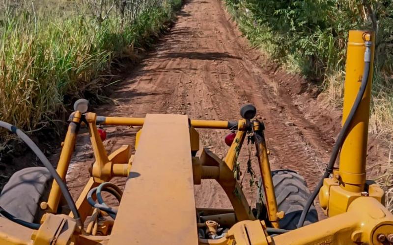 Avanza el mantenimiento del camino rural hacia Peje Armado: más de 6,000 vecinos se benefician en Taxisco