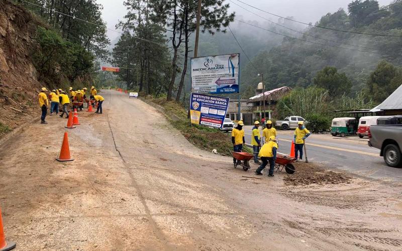 Trabajos de limpieza en ruta a Sipal mejoran seguridad y tránsito en Huehuetenango
