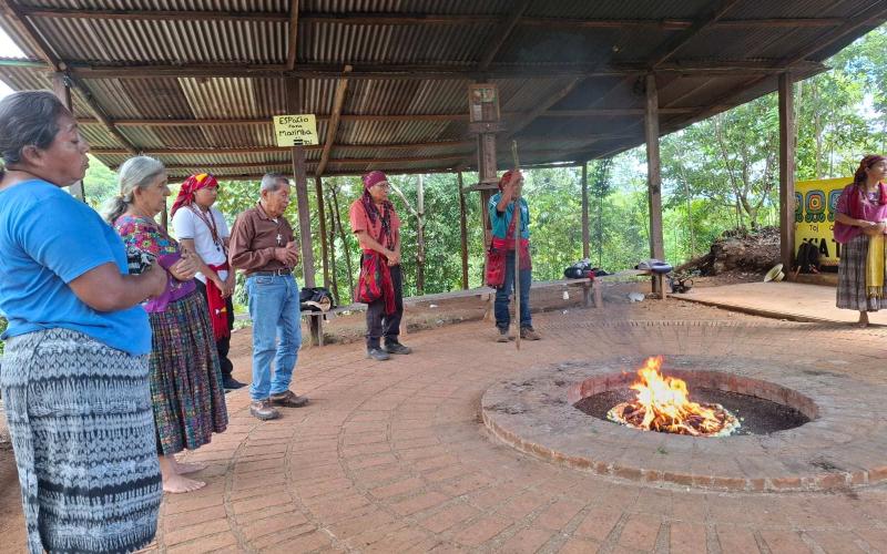 El Estor celebra ceremonia de gratitud por el año 2025